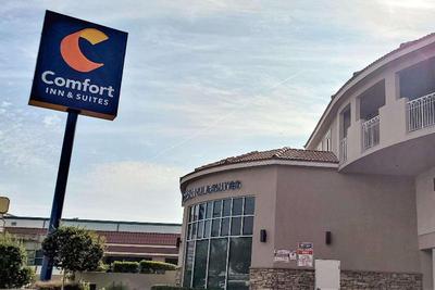 Comfort Inn & Suites Near Universal - Burbank