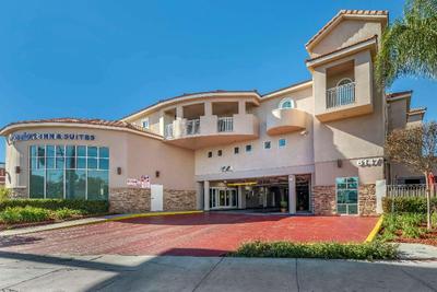 Comfort Inn & Suites Near Universal - Burbank