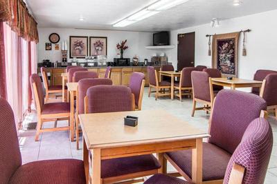 Bridgeway Inn & Suites Portland Airport