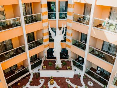 Tac Premier Hotel & Spa