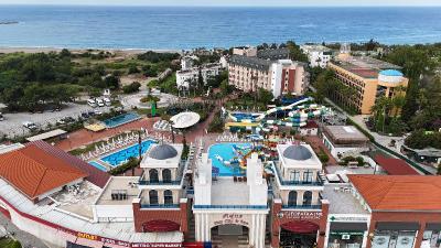 Club Aqua Plaza