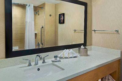 DoubleTree by Hilton San Pedro Port of Los Angeles
