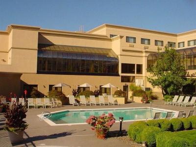 Monarch Hotel & Conference Center