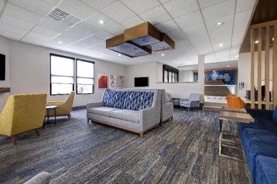 Holiday Inn Express Omaha West - 90th St