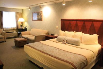 Senator Inn & Spa