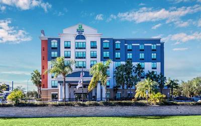 Holiday Inn Express and Suites I-Drive