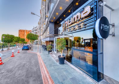 Numa Port Hotel