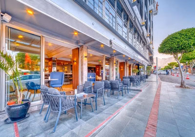 Numa Port Hotel