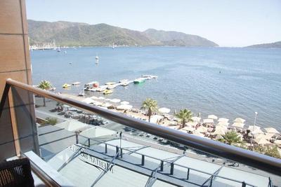 Point Beach Hotel
