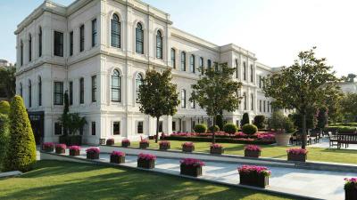 Four Seasons Hotel Istanbul at the Bosphorus
