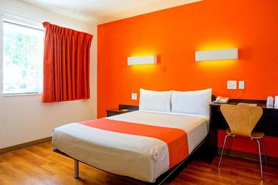Motel 6 Carlsbad South