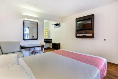 Motel 6 Monterey Marina