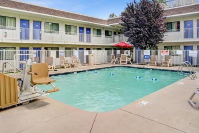 Motel 6 Portland East Troutdale
