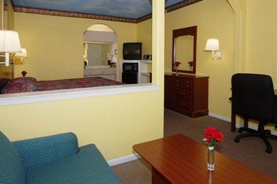 Scottish Inn & Suites
