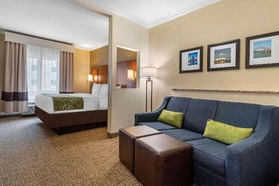 Comfort Suites Central