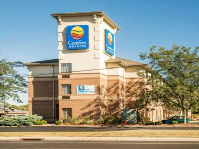 Comfort Inn & Suites West Chester
