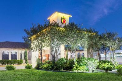 Super 8 by Wyndham San Antonio at I-10