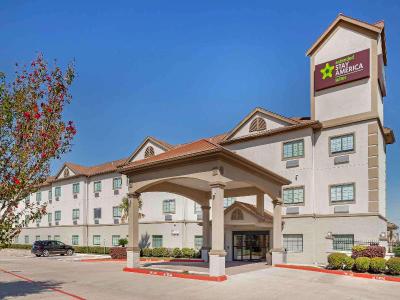 Baymont by Wyndham Baytown