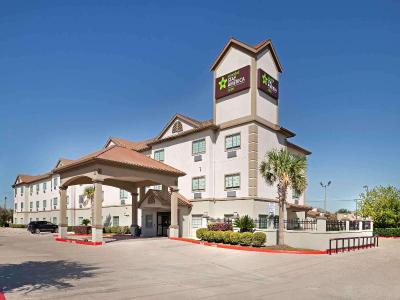 Baymont by Wyndham Baytown