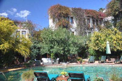 El Vino Hotel Suites