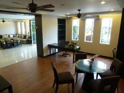 Sinsuvarn Airport Suite