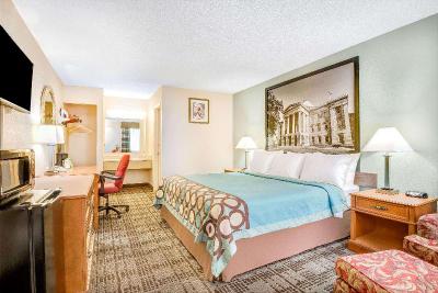 Super 8 by Wyndham Raleigh