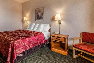 Days Inn by Wyndham Manitowoc
