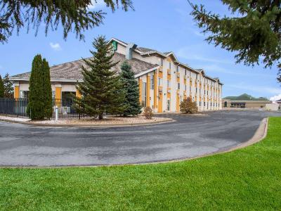 Quality Inn & Suites Menomonie Area