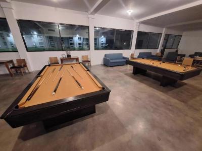 Econo Lodge & Suites