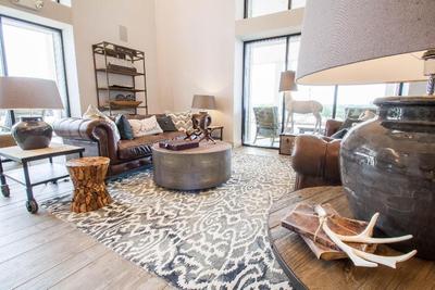 Hotel Renovo Des Moines Urbandale,Tapestry