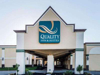 Quality Inn & Suites Conference Center Erie Area