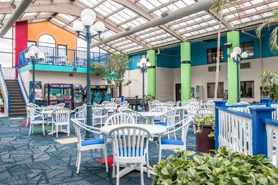 Country Inn & Suites by Radisson, Muskegon, MI