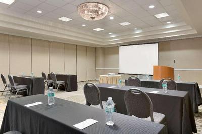 Embassy Suites by Hilton Newark Wilmington South