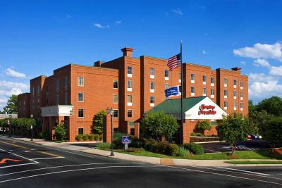 Hampton Inn & Suites Charlottesville - University
