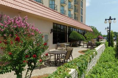 Embassy Suites by Hilton Tulsa I-44