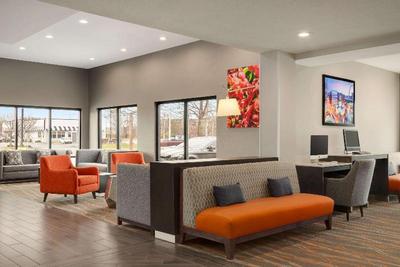 La Quinta Inn & Suites by Wyndham St Louis Route66