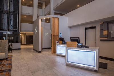 Holiday Inn Express & Sts Medical-Six Flags