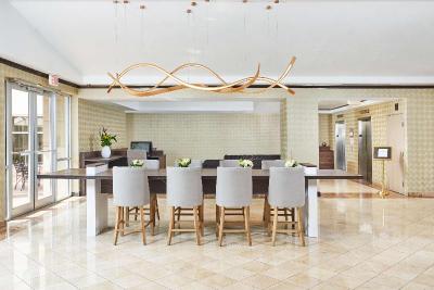 DoubleTree by Hilton Dallas - Market Cente