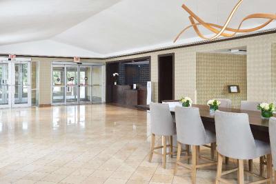 DoubleTree by Hilton Dallas - Market Cente