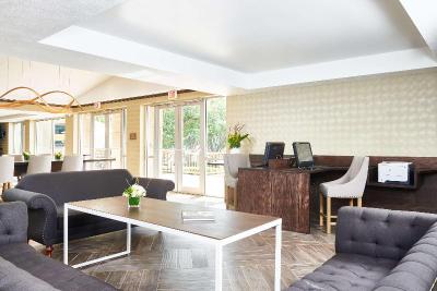 DoubleTree by Hilton Dallas - Market Cente