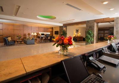 Hilton Indianapolis Hotel & Suites