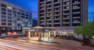 Hilton Indianapolis Hotel & Suites