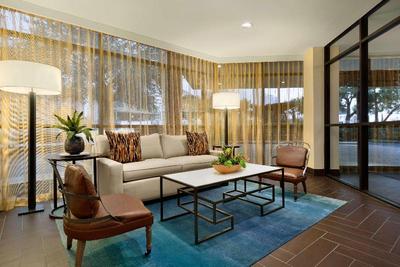 Embassy Suites by Hilton Austin Downtown South Con