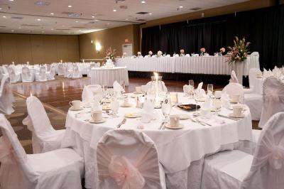DoubleTree by Hilton St. Louis-Westport