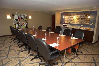 DoubleTree by Hilton St. Louis-Westport