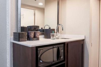 Embassy Suites by Hilton Dallas Love Field