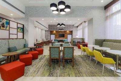 Hampton Inn & Suites Pittsburgh-Downtown