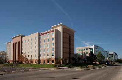 Hampton Inn & Suites St. Louis at Forest Park