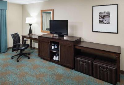 Hampton Inn & Suites St. Louis at Forest Park