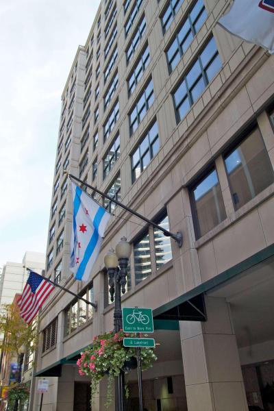Hampton Inn & Suites Chicago-Downtown